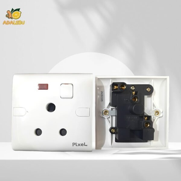 Pixel Classic 15A Round Socket